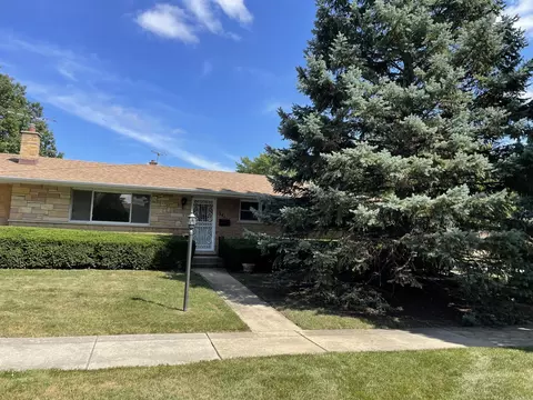 541 Beau Dr, Des Plaines, IL 60016 photo 2