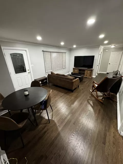 Living - 1107 Campbell Ave, Wheaton, IL 60189 photo 2 of 3