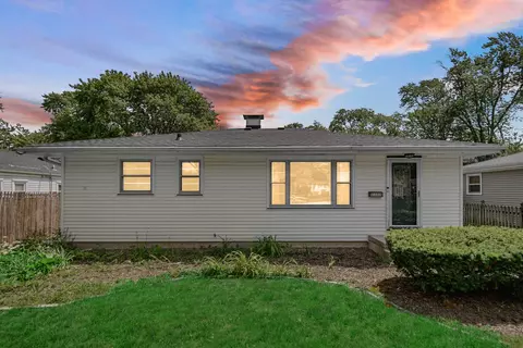 Exterior - 1107 Campbell Ave, Wheaton, IL 60189 photo 2 of 4