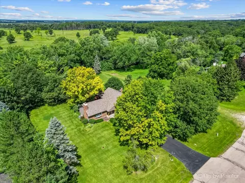 6403 Ridgeview Dr, Huntley, IL 60142