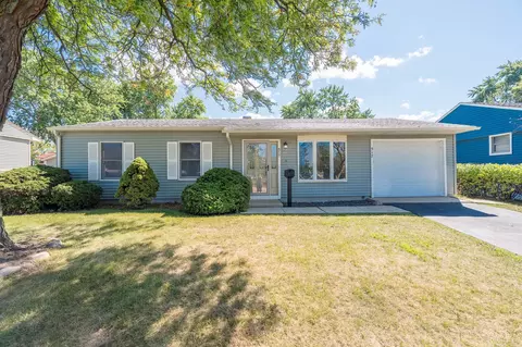 517 S Park Blvd, Streamwood, IL 60107