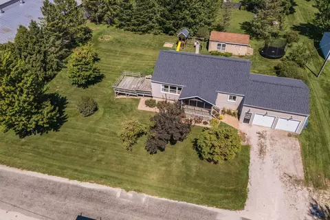 200 E North St, Ellsworth, IL 61737