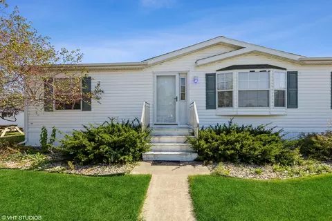 1005 Daleann Ave, Dekalb, IL 60115