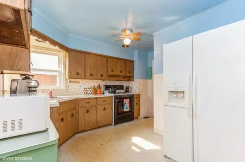 Kitchen - 1345 S 6th Ave, Des Plaines, IL 60018 photo 1 of 1