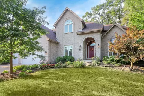 880 Sheehan Ave, Glen Ellyn, IL 60137