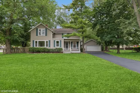 3653 Woodlawn Ave, Gurnee, IL 60031