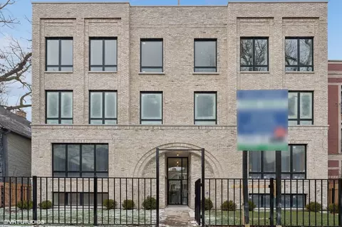 3930 N Janssen Ave #2S, Chicago, IL 60613
