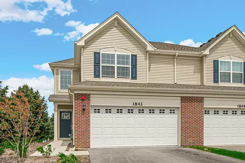 1842 Wren Rd, Yorkville, IL 60560