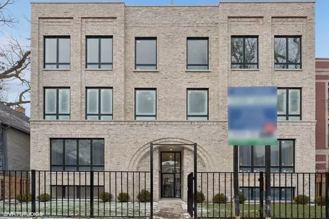 3930 N Janssen Ave #2N, Chicago, IL 60613