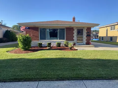 5221 W 105th St, Oak Lawn, IL 60453