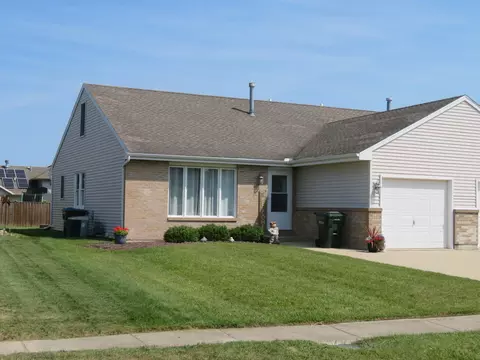584 W Dove Ln, Coal City, IL 60416