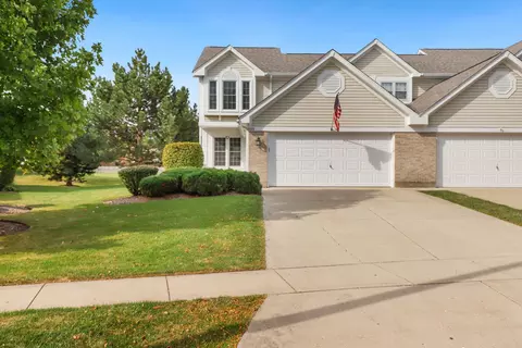 850 Stonebridge Ln, Crystal Lake, IL 60014