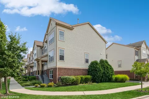 1221 Willow Ave, Des Plaines, IL 60016 photo 2