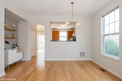 1221 Willow Ave, Des Plaines, IL 60016 photo 4