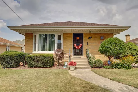 7234 W Breen St, Niles, IL 60714