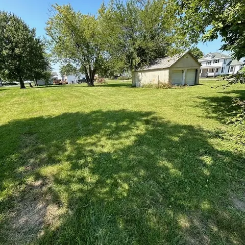 11629 Oak St, Downs, IL 61736 photo 2