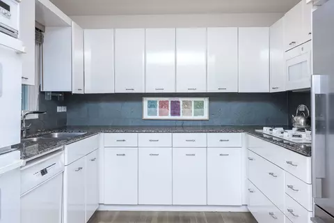 Kitchen - 1000 Woodview Rd, Burr Ridge, IL 60527 photo 1 of 3