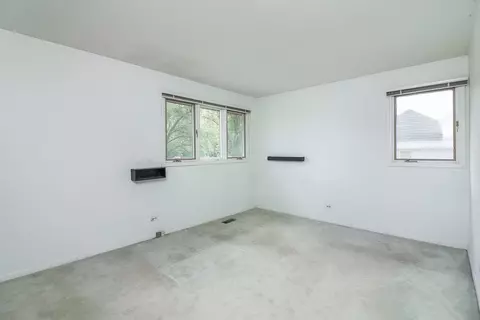 Bedroom - 1000 Woodview Rd, Burr Ridge, IL 60527 photo 2 of 3