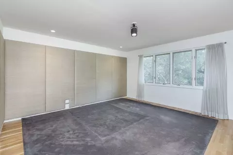 Bedroom - 1000 Woodview Rd, Burr Ridge, IL 60527 photo 1 of 3