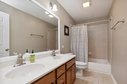 Bath - 506 Beach Dr, Algonquin, IL 60102 photo 4 of 4