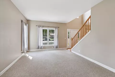 Living - 506 Beach Dr, Algonquin, IL 60102 photo 7 of 9