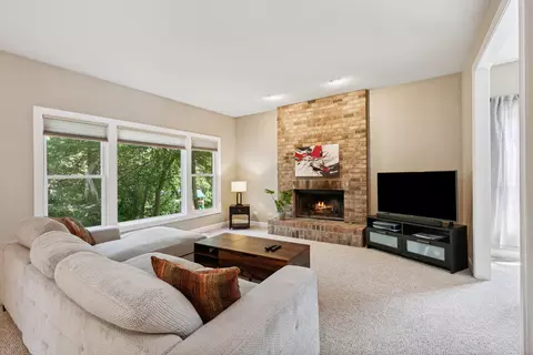 Living - 506 Beach Dr, Algonquin, IL 60102 photo 9 of 9