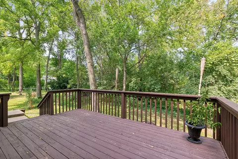 Exterior - 506 Beach Dr, Algonquin, IL 60102 photo 4 of 6