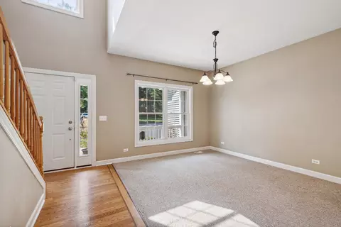 Living - 506 Beach Dr, Algonquin, IL 60102 photo 1 of 9