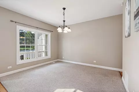 Living - 506 Beach Dr, Algonquin, IL 60102 photo 2 of 9