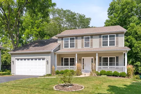 506 Beach Dr, Algonquin, IL 60102