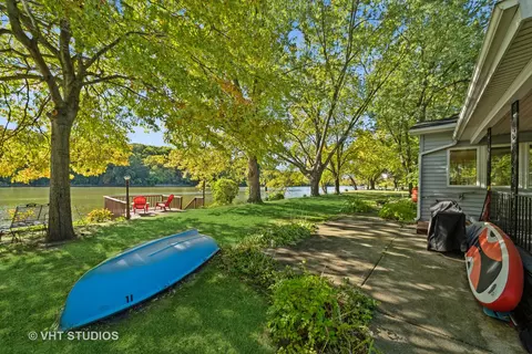 281 Catherine Ln, Elgin, IL 60123 photo 4