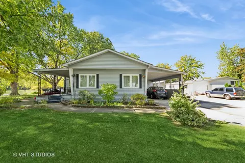 281 Catherine Ln, Elgin, IL 60123 photo 2