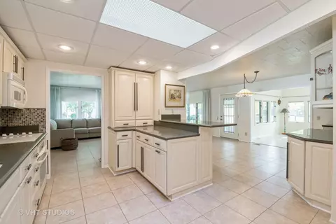 281 Catherine Ln, Elgin, IL 60123 photo 20