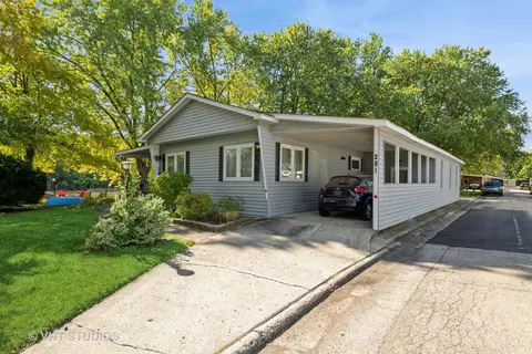 281 Catherine Ln, Elgin, IL 60123 photo 3