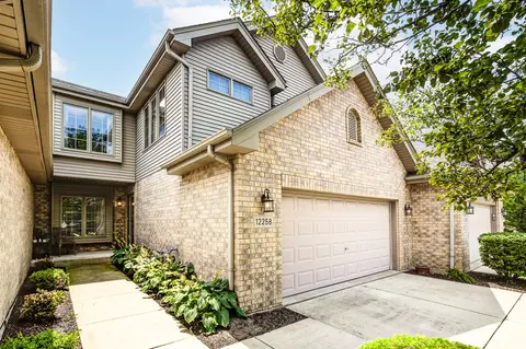 12258 Sumner St, Lemont, IL 60439