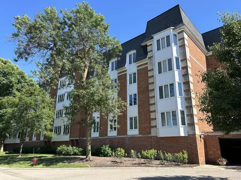 100 Lake Blvd #663, Buffalo Grove, IL 60089