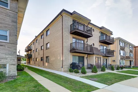 6458 N Northwest Hwy #B1, Chicago, IL 60631