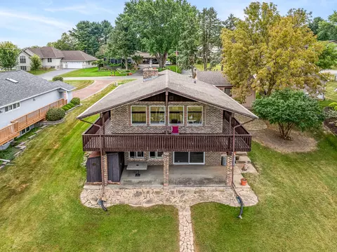 522 Baintree Rd, Davis, IL 61019