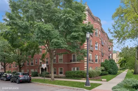 240 Lee St #2W, Evanston, IL 60202