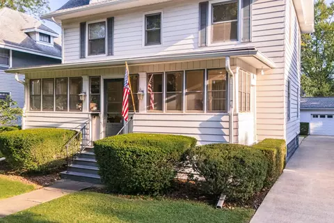 1504 E Grove St, Bloomington, IL 61701 photo 2