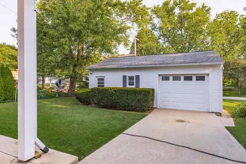 1504 E Grove St, Bloomington, IL 61701 photo 39