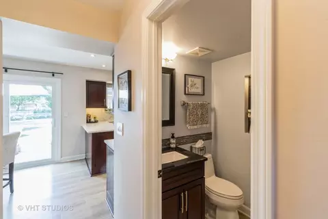 132 Dickens Trl, Elgin, IL 60120 photo 10