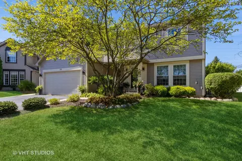 132 Dickens Trl, Elgin, IL 60120