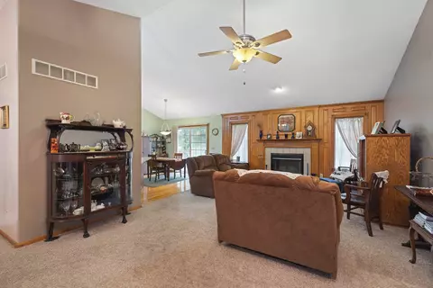 11433 Dwyer Ln, Roscoe, IL 61073 photo 9