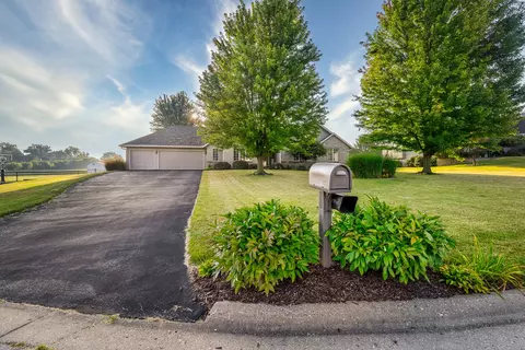 11433 Dwyer Ln, Roscoe, IL 61073 photo 3