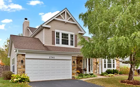 1741 Ashford Ln, Crystal Lake, IL 60014