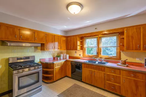 Kitchen - 441 E Harrison Rd, Lombard, IL 60148 photo 1 of 2