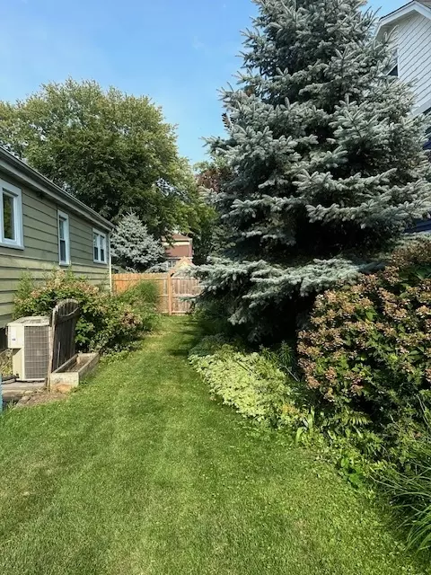 Exterior - 441 E Harrison Rd, Lombard, IL 60148 photo 4 of 5