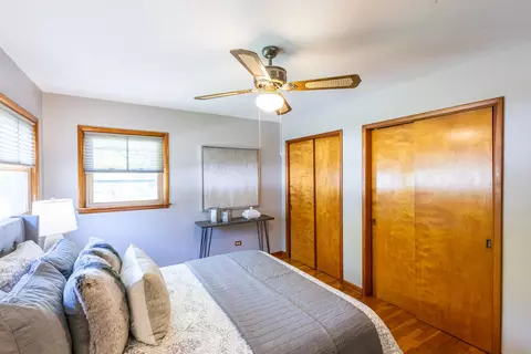 Bedroom - 441 E Harrison Rd, Lombard, IL 60148 photo 4 of 5
