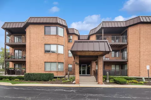 6401 Clarendon Hills Rd #119, Willowbrook, IL 60527
